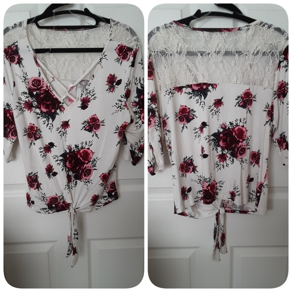 3/4 Sleeve Printed Tops - Picture 2 of 3